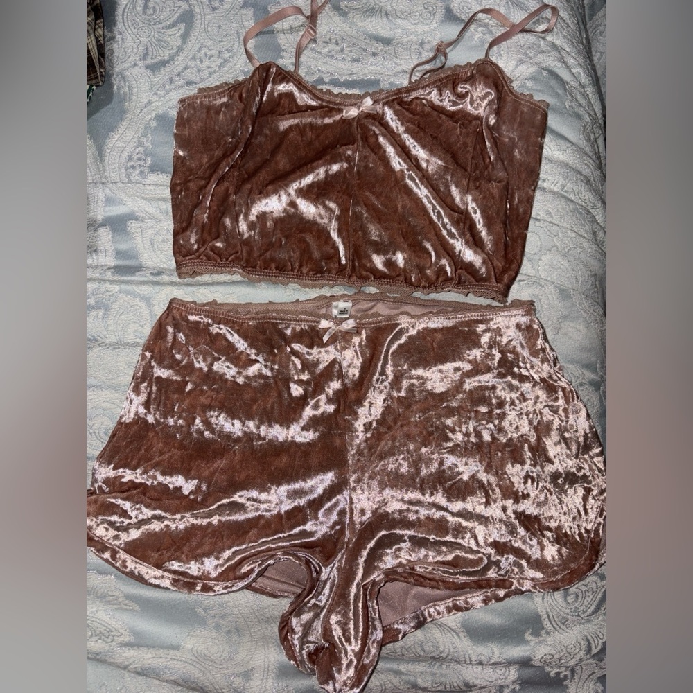 Pink Crushed Velvet Pajama Set! Size Medium in both the crop top & the shorts.